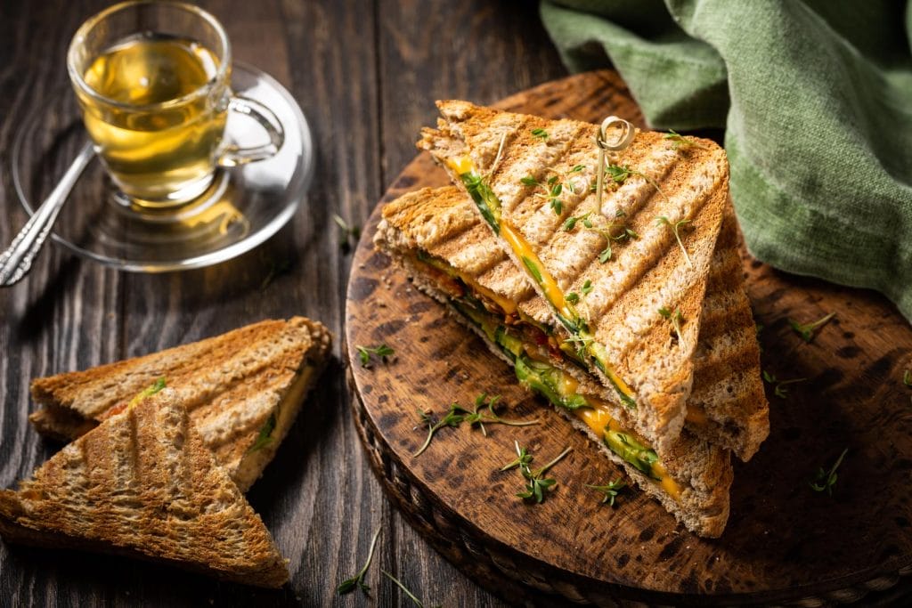plant-based-diet-nutritional-benefits-with-a-healthy-sandwich